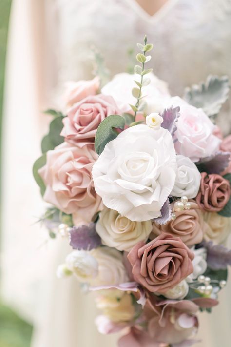 Dusty Rose Wedding Flowers, Rose Wedding Flowers, Vintage Wedding Ceremony, Handmade Bouquet, Hot Wedding, Cascading Bridal Bouquets, Rustic Wedding Ceremony, Rose Bridal Bouquet, Handmade Bouquets