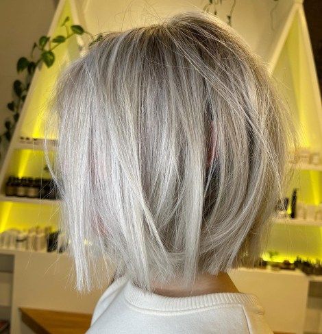 Blunt Messy White Blonde Bob Bob Haircut 2024 Trends, Styling Short Bob Hairstyles, Shoulder Length Blonde Hair With Layers, Short Blonde Hair Bobs, Messy Short Bob, Platinum Blonde Short Hair, Medium Blonde Bob, Gray Blonde Hair, Messy Bobs