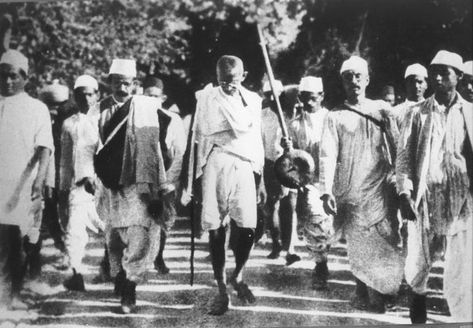 Martin Luther King, Jr., Gandhi, and the Power of Nonviolence | NEH-Edsitement Salt March, Women Freedom Fighters, Freedom Fighters Of India, India Independence, Civil Disobedience, Class 8, British Government, Rosa Parks, Mahatma Gandhi