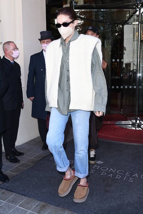 Gigi Hadid Wore the New It Uggs That Will Sell Out | Who What Wear Uggs Tasman Outfit, Ugg Tasman Outfit, Tasman Uggs Outfits, Ugg Tasman Slippers Outfit, Tasman Slippers Outfits, Slipper Outfit, Platform Outfit, Tazz Slippers, Slippers Fur