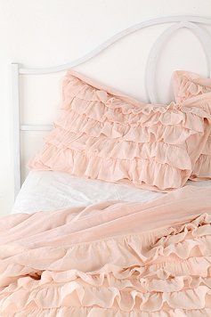 pink ruffle bedding Frilly Bedding, Light Pink Duvet Cover, Ruffle Duvet Cover, Styl Shabby Chic, Pink Duvet, Ruffle Pillow, Pink Duvet Cover, Casa Vintage, Girly Room