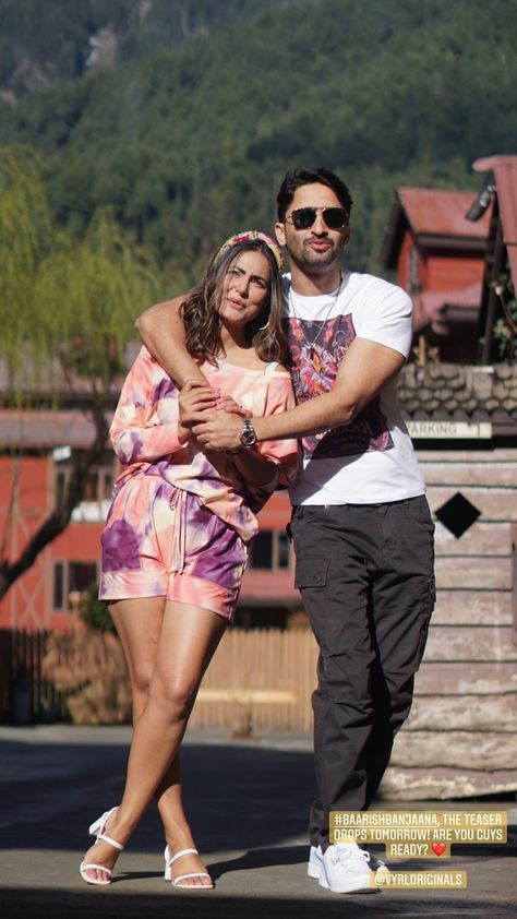 Ugly Dresses, Shaheer Sheikh, Hina Khan, Couple Poses Reference, Wedding Photoshoot Poses, Bff Photoshoot Poses, Selfie Poses Instagram, Couple Picture Poses, Stylish Photo Pose