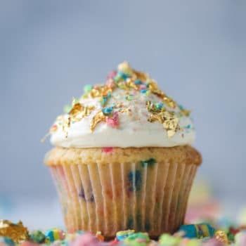 Milk Cupcakes, Birthday Dinner Recipes, Fluffy Cream Cheese Frosting, Confetti Cupcakes, Lucky Charms Cereal, Cereal Milk, S'mores, Lucky Charms, Savoury Cake