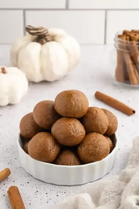 Pumpkin Protein Balls Peanut Butter Pumpkin Protein Balls, Pumpkin Protein Balls, Orange Spice Cake, Fall Appetizers Easy, Pumpkin Protein, Protein Balls Recipes, Peanut Butter Pumpkin, Pumpkin Squash, Holiday Pies