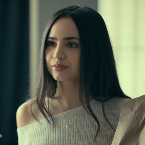 Cassie Salazar Outfits, Sofia Carson Purple Hearts, Sofia Carson Aesthetic, Sofia Carson Icons, Purple Hearts Movie, Cassie Salazar, Sophia Carson, E Girl Aesthetic, Rock Girl