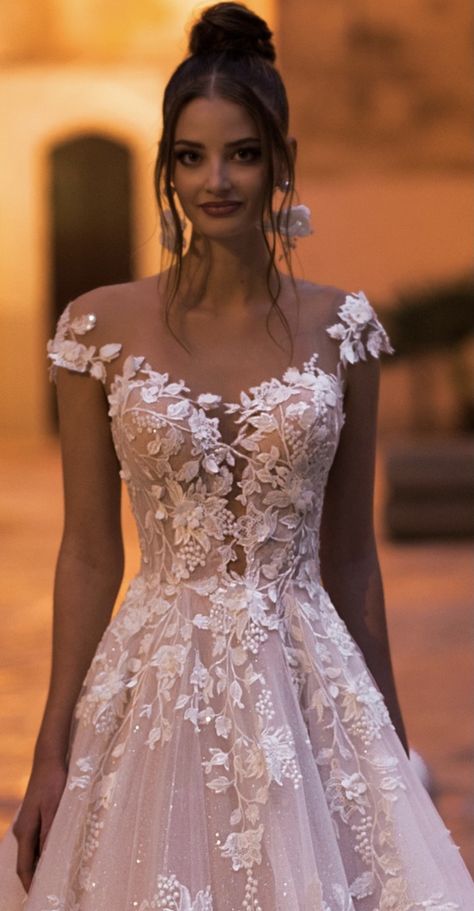 Boho Floral Wedding Dress, Fantasy Wedding Dress, Short Wedding Gowns, Fairy Tale Wedding Dress, Pretty Wedding Dresses, Fancy Wedding Dresses, Cute Wedding Dress, Dream Wedding Ideas Dresses, Formal Dresses For Weddings