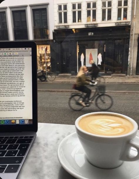 Coffee Study, Coffee Shop Aesthetic, College Aesthetic, Uni Life, Aesthetic Coffee, Studying Inspo, A Cup Of Coffee, Coffee And Books, Study Inspiration