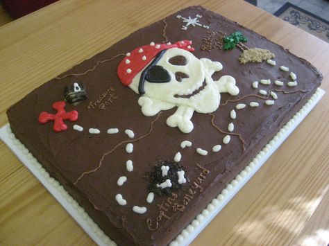 Treasure Map Cake, Map Cake, Pirate Birthday Cake, Pirate Themed Birthday Party, Fest Mad, Pirate Themed Birthday, Cupcake Birthday Party, Pirate Treasure Maps, Pirate Cake