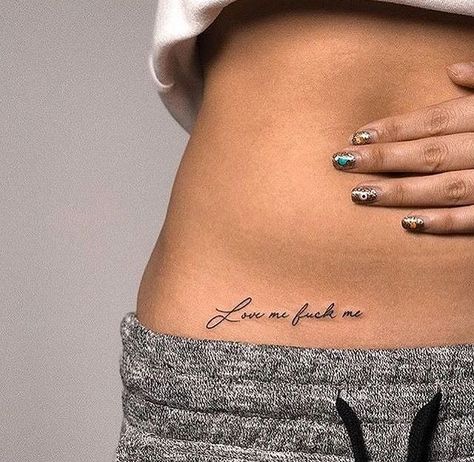 Waist tattoo sexy 😍 Small Side Hip Tattoos, Hip Tattoos For Girls, Side Hip Tattoos, Button Tattoo, Tattoos For Women Small Meaningful, Hip Tattoo Small, Quote Tattoos Girls, Simple Tattoos For Women, Waist Tattoos