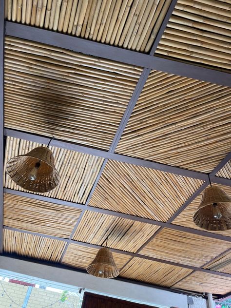 Bamboo Ceiling Ideas Interior Design, Cane False Ceiling, Bamboo Ceiling Design, Cloth Ceiling Ideas, Bamboo Roof Design, Bamboo Ceiling Ideas, Bamboo Cladding, Bamboo Pergola, Restaurant Seating Design