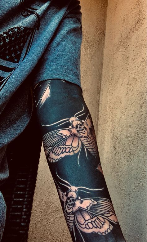 Half Black Out Sleeve Tattoo, Black Sleeve Tattoo With White Ink, Black Out Arm Tattoo Half Sleeves, Blast Over Sleeve, Reverse Blackout Tattoo, Partial Blackout Tattoo Sleeve, Black Out Tattoo Leg, Forearm Tattoo Cover Up Ideas, Half Blackout Sleeve