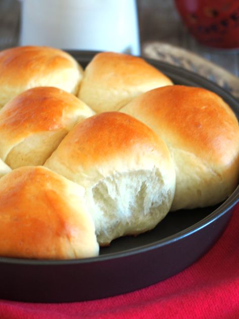 Japanese Milk Buns - Tangzhong Method, Milk Buns, Yeast Baking, Rolls Homemade, Japanese Milk Bread, Milk Bread Recipe, Milk Bun, Japanese Bread, Asian Dessert