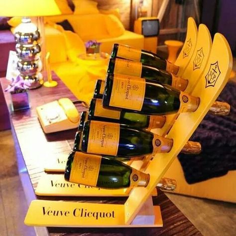 Ski Champagne rack Apres Ski Holiday Party, Ski Chalet Party, Ski Chalet Party Theme, Apres Ski Party Food, Apres Ski Drinks Cocktails, Veuve Clicquot Apres Ski, Ski Lodge Party, Lodge Bar, Apres Ski Bar