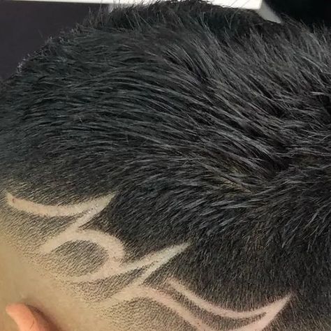 Corte dos crias ���📏 on Instagram Corte Freestyle, Fade Haircut Designs, Haircut Design, Man Bun Hairstyles, Burst Fade, Shaved Hair Designs, Fade Designs, Taper Fade, Haircut Designs