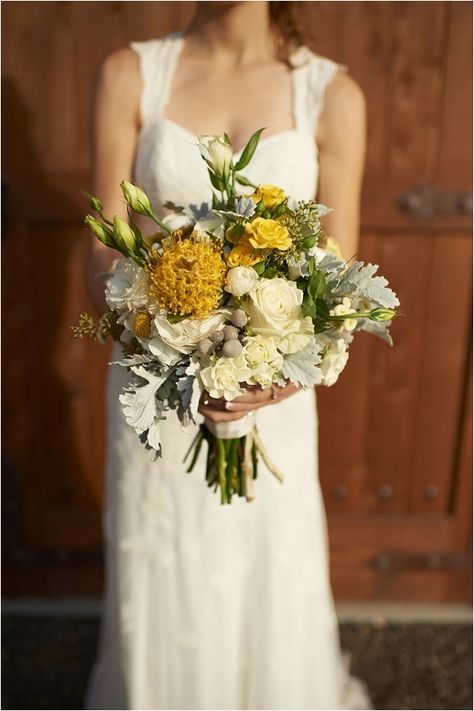 Mustard Yellow Wedding Bouquet, Wedding Colombia, Mustard Yellow Wedding, Mustard Wedding, Olive Green Weddings, Yellow Bouquets, Green Themed Wedding, Green Bouquet, Copper Wedding