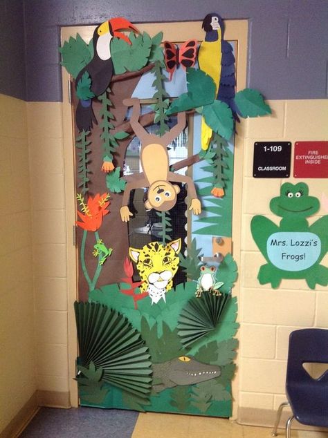 Classroom Door Themes, March Classroom Door Ideas, March Classroom Door, Jungle Classroom Door, Jungle Theme Classroom Decorations, Jungle Door, Rainforest Classroom, Classroom Door Ideas, Spring Classroom Door