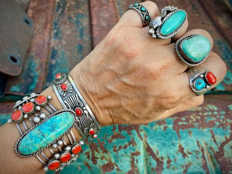 Hippy Jewelry, Ankle Bracelets Boho, Western Necklaces, Navajo Style, Silver Turquoise Jewelry, Native American Design, American Indian Jewelry, Turquoise And Coral, Navajo Turquoise