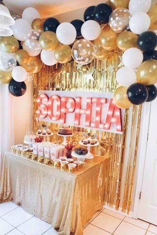 Fab and Glamorous: Gold and Rose Gold Party Theme Ideas You Must Try – Fanxyware    #fanxyware #gold #rosegold #goldtheme #rosegoldtheme #goldparty #rosegoldparty #goldpartyideas #rosegoldpartyideas Gold And Rose Gold Party, Gold Party Theme, Rose Gold Party Theme, Birthday Movie Night, Adult Birthday Party Themes, Movie Theme Birthday Party, Hollywood Birthday Parties, 15th Birthday Party Ideas, Party Ideas Birthday