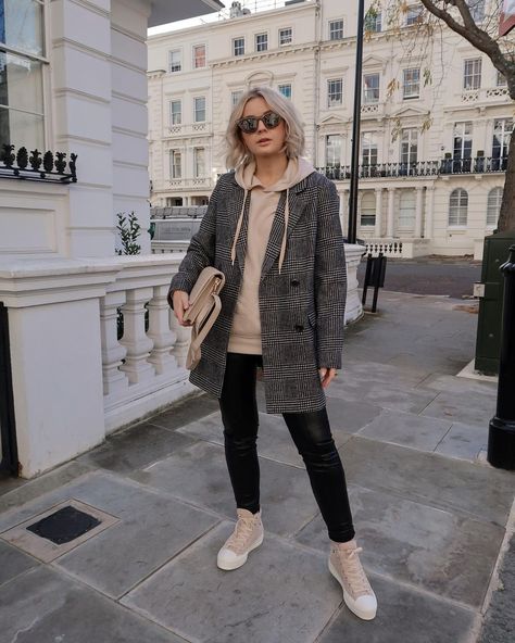 Laura Byrnes, Blazer Outfit, Closet Goals, Hoodie Outfit, Blazer Outfits, What I Wore, New Look, Trench Coat, Layering