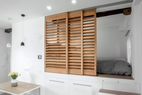 Kitchen Partition, Kitchen Shutters, Kitchen Window Design, Interior Window Shutters, Sliding Shutters, Kitchen Bar Design, Lodge House, Loft Interior Design, Interior Window