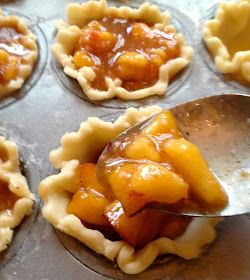 Girls Like Flours: Mini Peach Tarts Peach Tarts Mini, Peach Tartlets, Peach Tart Recipe, Peach Tarts, Beats Recipe, Peach Tart Recipes, Mini Peach Pies, Fresh Peach Pie, Peach Tart