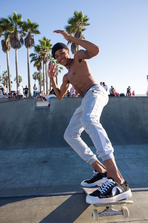 ROSCOMAR x ISIAH HILT Kick Flip, Movement Pictures, Concrete Stairs, Sports Images, Skate Park, Like Instagram, Venice Beach, Hd Photos, Free Image