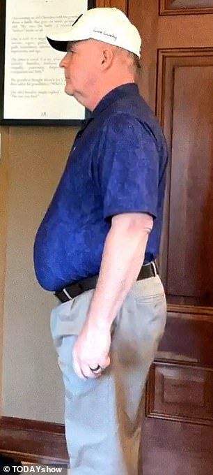 Kevin Maginnis, 57, from Nashville, Tennessee, on ate McDonald's for 100 days and lost 58 pounds (pictured on day one) Super Size Me, Fast Food Diet, Cbd Oil Benefits, Fast Food Chains, Oil Benefits, Nashville Tennessee, Today Show, 100th Day, 100 Days