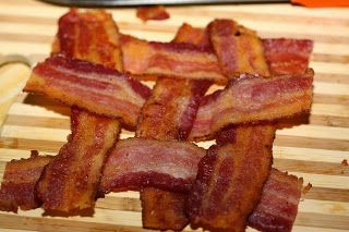 Lattice bacon for BLTs Bacon In Oven, Bacon Lattice, Bacon In The Oven, Quick Vegetarian Meals, Cooking Bacon, Baked Bacon, Delicious Vegetables, Bacon Ranch, Secret Menu