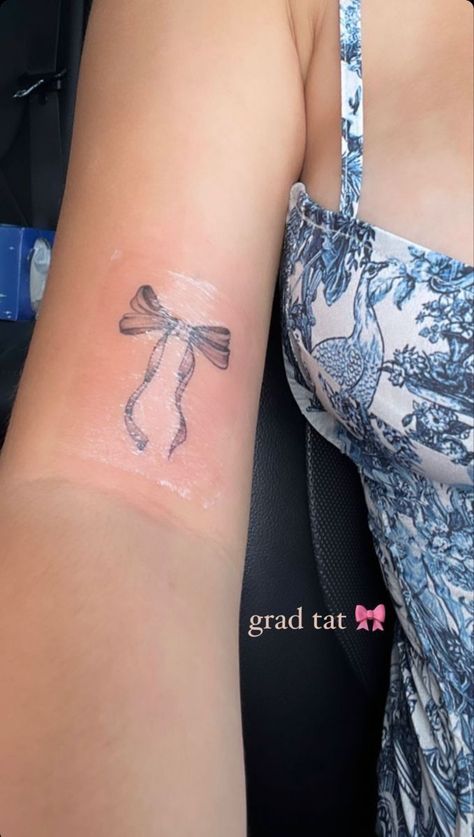 Symmetrical Tattoos, Rib Tattoos For Women, Small Girly Tattoos, Cute Tats, Ribbon Tattoos, Bow Tattoo, Gaming Tattoo, Dope Tattoos For Women, Geometric Elements