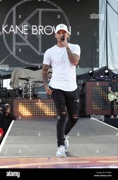 Kane Brown Concert Outfit Ideas, Kane Brown Concert Outfit, Brown Concert Outfit, Kane Brown Concert, Kane Brown Music, Kane Brown, Concert Outfit Ideas, Concert Outfit, Winter Outfits