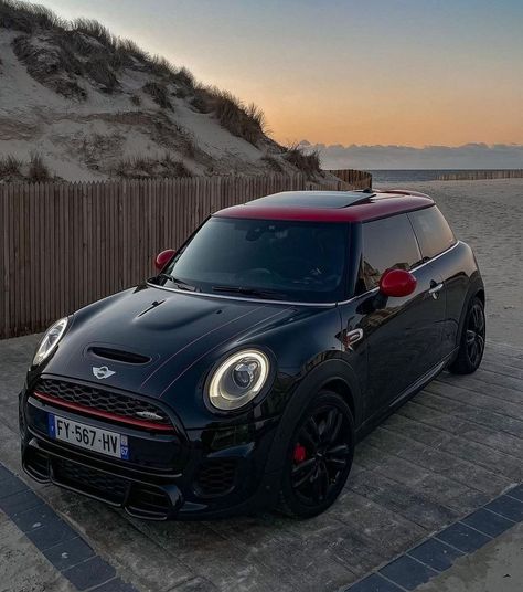 Minicooper Mini Coopers, Mini Cooper Aesthetic, Cooper Aesthetic, Mini Jcw, Vision Board Pics, Cooper Car, Dream Cars Mercedes, Mini Coopers, Mini Clubman