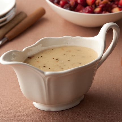 Homemade Thanksgiving Gravy by Ina Garten Best Thanksgiving Gravy, Thanksgiving Gravy Recipes, Leftover Thanksgiving Turkey Recipes, Thanksgiving Vegetables Side Dishes, Best Thanksgiving Turkey Recipe, Homemade Gravy Recipe, Thanksgiving Cocktail Recipes, Thanksgiving Gravy, Thanksgiving Stuffing Recipes