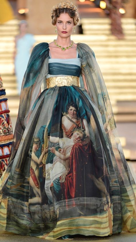 Dolce Gabbana Alta Moda, Art Inspired Fashion, Fashion Girl Design, Dolce And Gabbana Fashion, Big Dresses, Luxury Dresses, Dolce E Gabbana, Couture Collection, Dolce & Gabbana