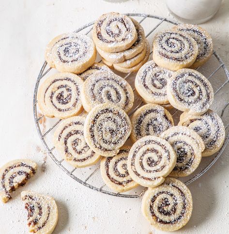 Fig Pinwheels, Pinwheel Cookies Recipe, Fig Cookies, Pinwheel Cookies, Silicone Baking Sheet, Cookies Bars, Dried Figs, Delicious Fruit, Silicone Baking