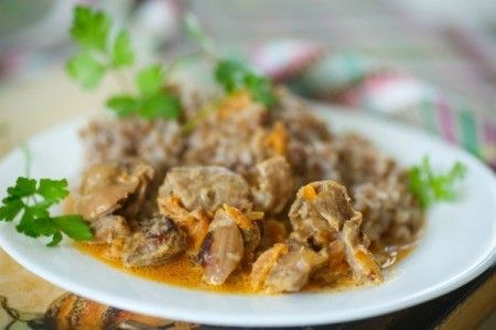 Smothered Chicken Gizzards | ThriftyFun Healthy Pasta Carbonara, Fried Gizzards, Gizzards Recipe, Chicken Gizzards, Ways To Cook Chicken, Smothered Chicken, Cook Chicken, Waffle Recipes, Crockpot Chicken