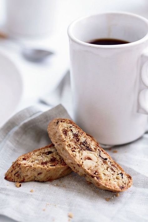 This buttery hazelnut fig biscotti recipe incorporates hazelnuts, figs and sugar to create the ultimate dessert recipe meets Christmas recipe.#christmasrecipes #christmascookies #christmascookierecipes #biscottirecipes #figrecipes Fig Biscotti Recipe, Cranberry Almond Biscotti, Best Biscotti Recipe, Almond Biscotti Recipe, Italian Biscuits, Wood Burning Oven, Almond Biscotti, Biscotti Cookies, Fig Recipes