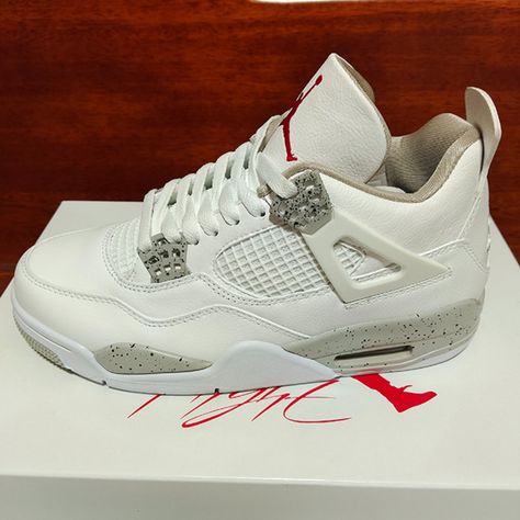 Air Jordan 4 Retro White Oreo Basketball Shoes Men's 8.0 = Women's 9.5 = Eu 41.0 Men's 8.5 = Women's 10.0 = Eu 42.0 Men's 9.0 = Women's 10.5 = Eu 42.5 Men's 9.5 = Women's 11.0 = Eu 43.0 Men's 10.0 = Women's 11.5 = Eu 44.0 Men's 11.0 = Women's 12.5 = Eu 45.0 New In Box! Thank You For Your Order And I Hope You Enjoy Your New Pair Of Sneakers! Oreo Jordans, Oreo Basketball, Jordans 4s, Pretty Sneakers, Pretty Shoes Sneakers, Jordan Shoes Retro, All Nike Shoes, Shoes Outfit Fashion, Cute Nike Shoes