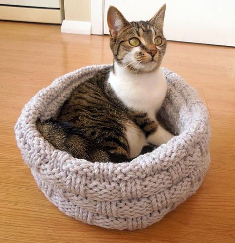 Knitting PATTERN Cat Bed Pet Bed Dog Bed Cat Beds Puppy Cat Bed Pattern, Cat Bedding, Pet Bed Dog, Pastel Beige, Wool Cat, Cat Basket, Bed Dog, Super Chunky Yarn, Chunky Knitting Patterns