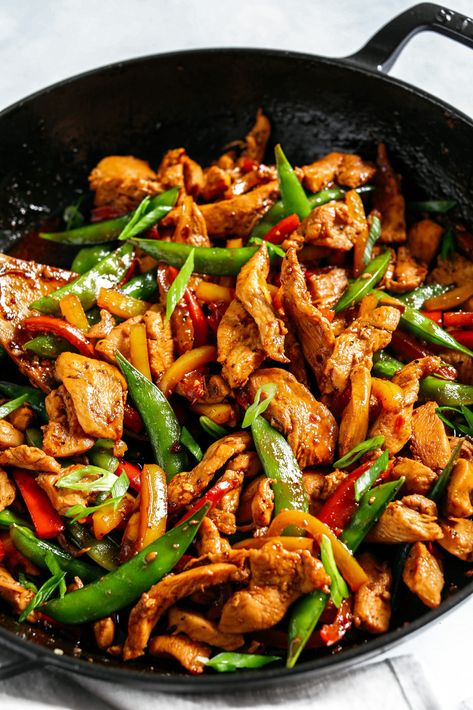 Firecracker Chicken Stir Fry - Eat Yourself Skinny Spicy Chicken Stir Fry With Noodles, Asian Wok Recipes, Chicken And Vegetable Stir Fry Recipes, Spicy Chicken Stir Fry Recipes, Healthy Chicken Stir Fry Recipes, Curry Chicken Stir Fry, Sweet And Spicy Stir Fry, Healthy Stir Fry Recipes, Chicken Thigh Stir Fry