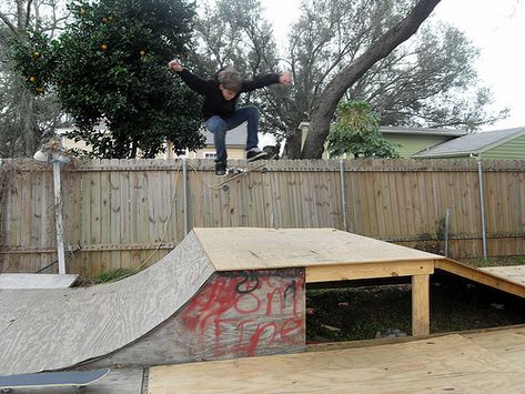 wikiHow to Build a BMX Wooden Ramp -- via wikiHow.com Bmx Ramps, Rack Velo, Bmx Videos, Backyard Skatepark, Bmx Scooter, Bmx Girl, Skateboard Room, Wooden Ramp, Scooter Ramps