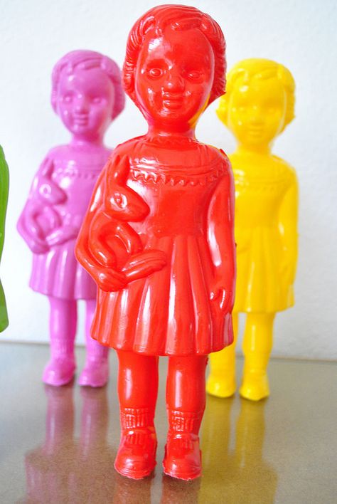 plastic fantastic @ohlalahydi>>> http://ohlalahydi.blogspot.nl/2014/05/dolls-in-house.html Kitsch Aesthetic, Weird Toys, Plastic Fantastic, Vintage Village, Jobs For Women, Power Colors, Plastic Doll, Candle Mold, Repurposed Items