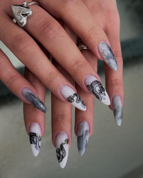 Dragon tattoo and marble nails 🐉 #nailartmilano #nailsmilano #unghiemilano #marblenails #dragonnails #маникюрмилан #unghiedecorate Nails Dragon, Lady Nails, Dragon Lady, Dragon Nails, Female Dragon, Fourth Wing, Print Nails, Dragon Print, Womens Nails