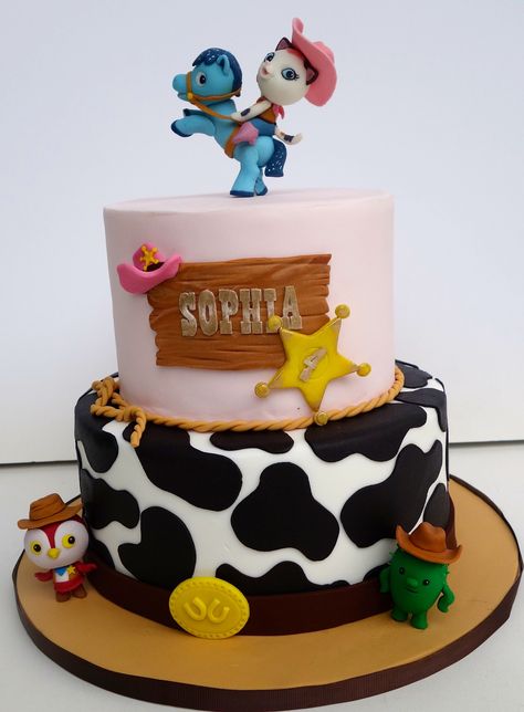 sheriff callie More Sheriff Callie Birthday Cake, Sheriff Callie Cake, Sherif Callie, Sheriff Callie Birthday Party, Sheriff Callie Birthday, Sheriff Callie, Western Birthday, Cowgirl Birthday Party, Cowgirl Birthday