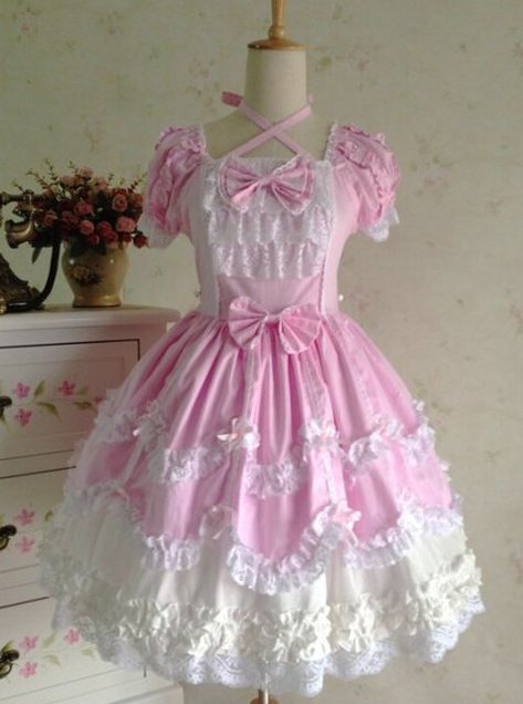 Costume Noir, Classic Lolita, Gothic Dress, Pink Outfits, Lolita Dress, Gothic Lolita, Halloween Cosplay, Costume Dress, Lolita Fashion