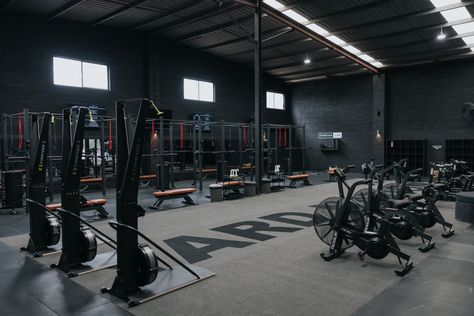 Building A Gym Business, Black Gym Interior Design, Gym Interior Design Ideas Fitness Studio, Boutique Gym Design, Personal Training Studio Design, Crossfit Studio, Fitness Design Gym, Gym Architecture, Commercial Gym Design