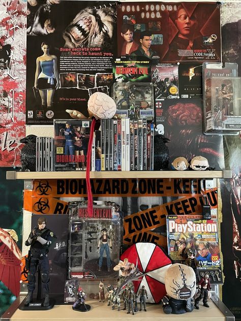 Resident Evil Room Decor, Horror Collection Room, Horror Room Aesthetic, Horror Room, Scene Room, Room Maker, Room Goals, Dream Room Inspiration, Room Makeover Inspiration