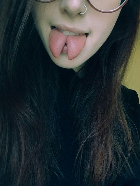 Split Tongue, Lingot D'or, Tattoed Women, Alt Girls, Body Is A Temple, Tongue Piercing, Body Piercings, Beautiful Lips, Body Modifications