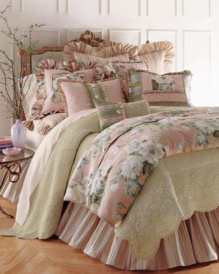 Light Pink & Soft Green Bedding Romantic Country Bedrooms, Bedroom Covers, Elegant Bedrooms, Bedroom Chic, Country Bedroom Decor, Pretty Bedding, French Country Bedrooms, Floral Comforter, Shabby Chic Dresser