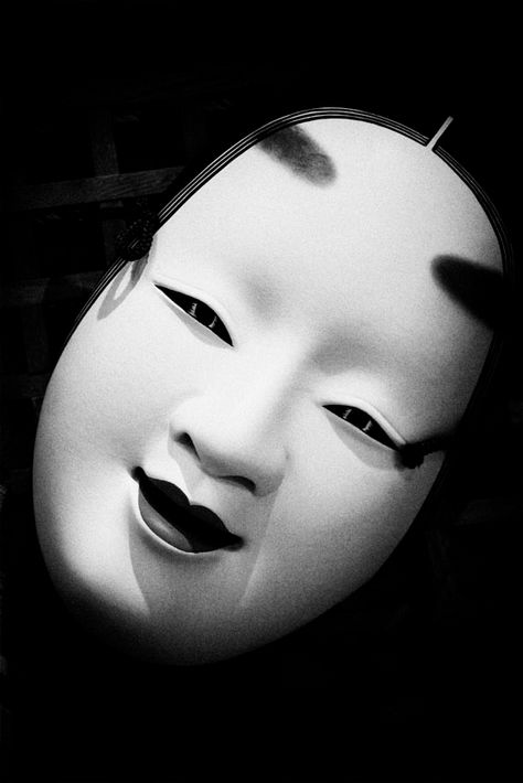 Noh theatre mask.  Photographer Osamu Jinguji. Asian Mask, Mascara Oni, Japanese Noh Mask, Noh Theatre, Hanya Tattoo, Kubo And The Two Strings, Noh Mask, Mask Drawing, Theatre Masks