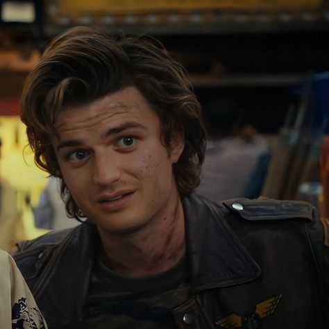 ꒰⑅꒱˖ ` joe keery, maya hawke | stranger things | season 4, vol 2 | steve harrington, robin buckley icons | unedited Joe Keery Maya Hawke, Steve Harrington Robin Buckley, Maya Hawke Stranger Things, Robin Buckley Icons, Robin Buckley, Stranger Things Season 4, Maya Hawke, Dream Boyfriend, Kate Bishop